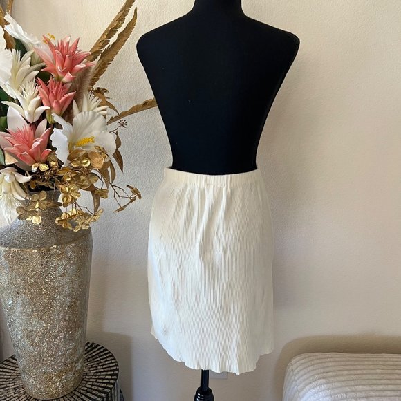 Moda Intl Vintage Cream Cotton Knee-length Ribbed Stretchy Skirt - Picture 2 of 7